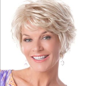Toni Brattin Wig Light Blonde Salon Select Wig - NWT - Light blonde Dark Roots